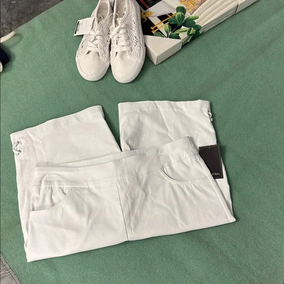 NWT Lauren & Riley Elegant White Women's Bermuda Shorts Lace Slits Pockets L - Picture 16 of 16